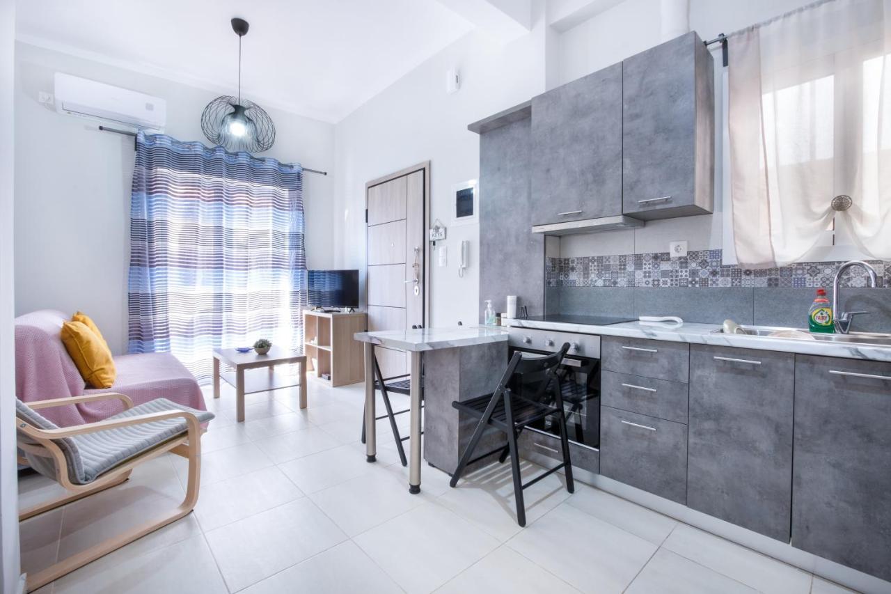 Urban Lifestyle Apartment In Пирея Екстериор снимка