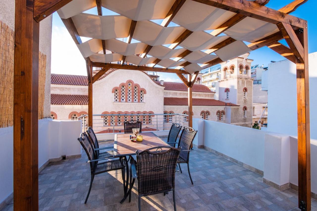 Urban Lifestyle Apartment In Пирея Екстериор снимка